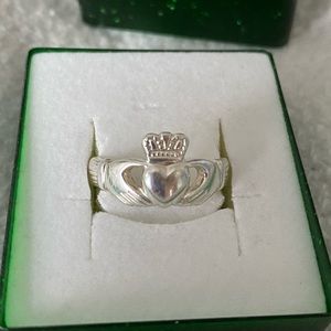 Sterling Silver Claddagh Ring from Ireland🍀
